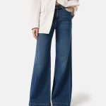 closed jeans